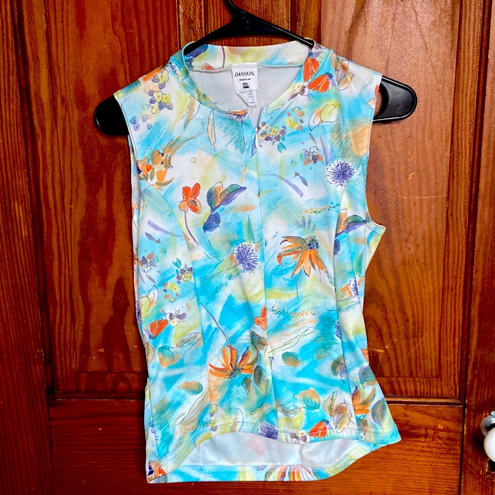 Dan skin womens medium bike kit top tank. New without tags